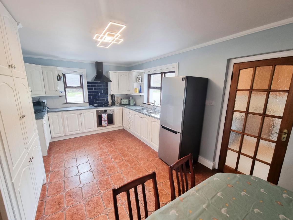 3 Bed Renovated Cottage Carramore Lake, Belmullet Ballina  Ngoại thất bức ảnh