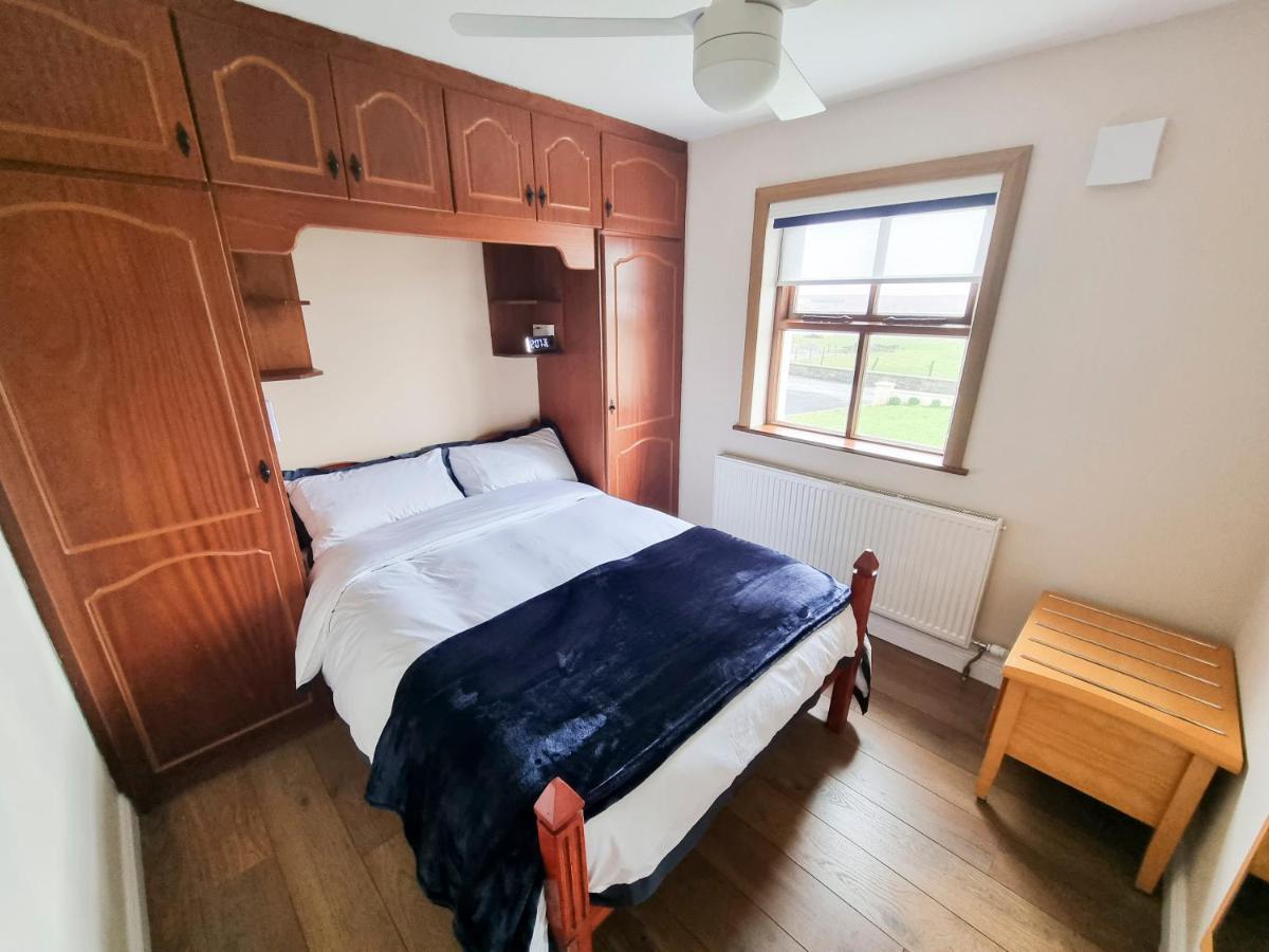 3 Bed Renovated Cottage Carramore Lake, Belmullet Ballina  Ngoại thất bức ảnh